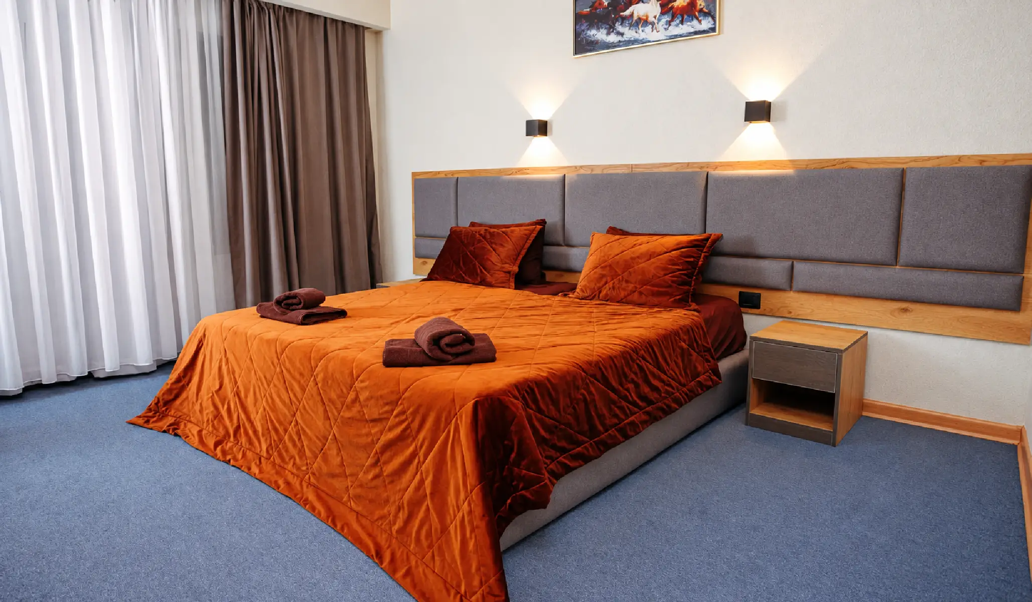 Deluxe room [2]